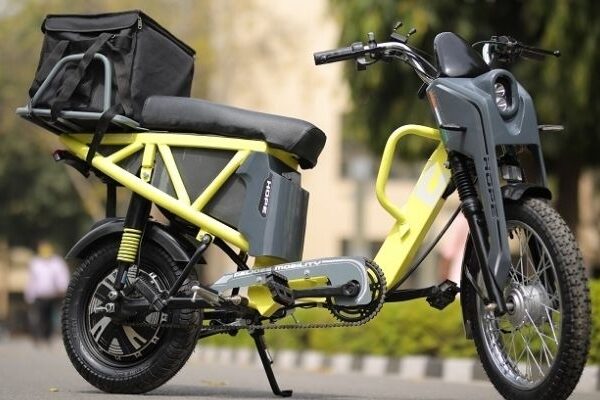 Car reductions hit new top; Kia, Hyundai release transportable e-scooter