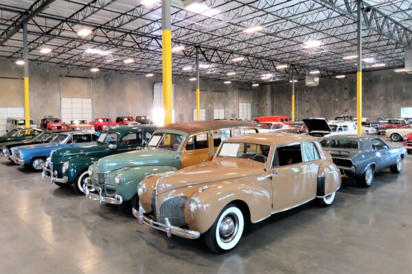 How to Become a Classic Car Dealer in the US