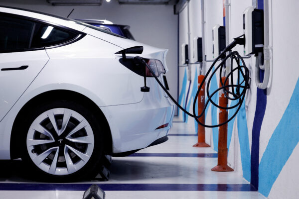 SBI offers 20 bps discount on electric vehicle loans