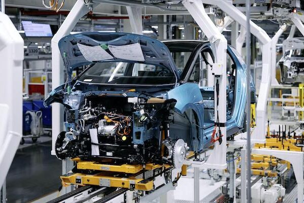 China’s worst vehicle droop forces automakers into slashing fees, offer cheap loans